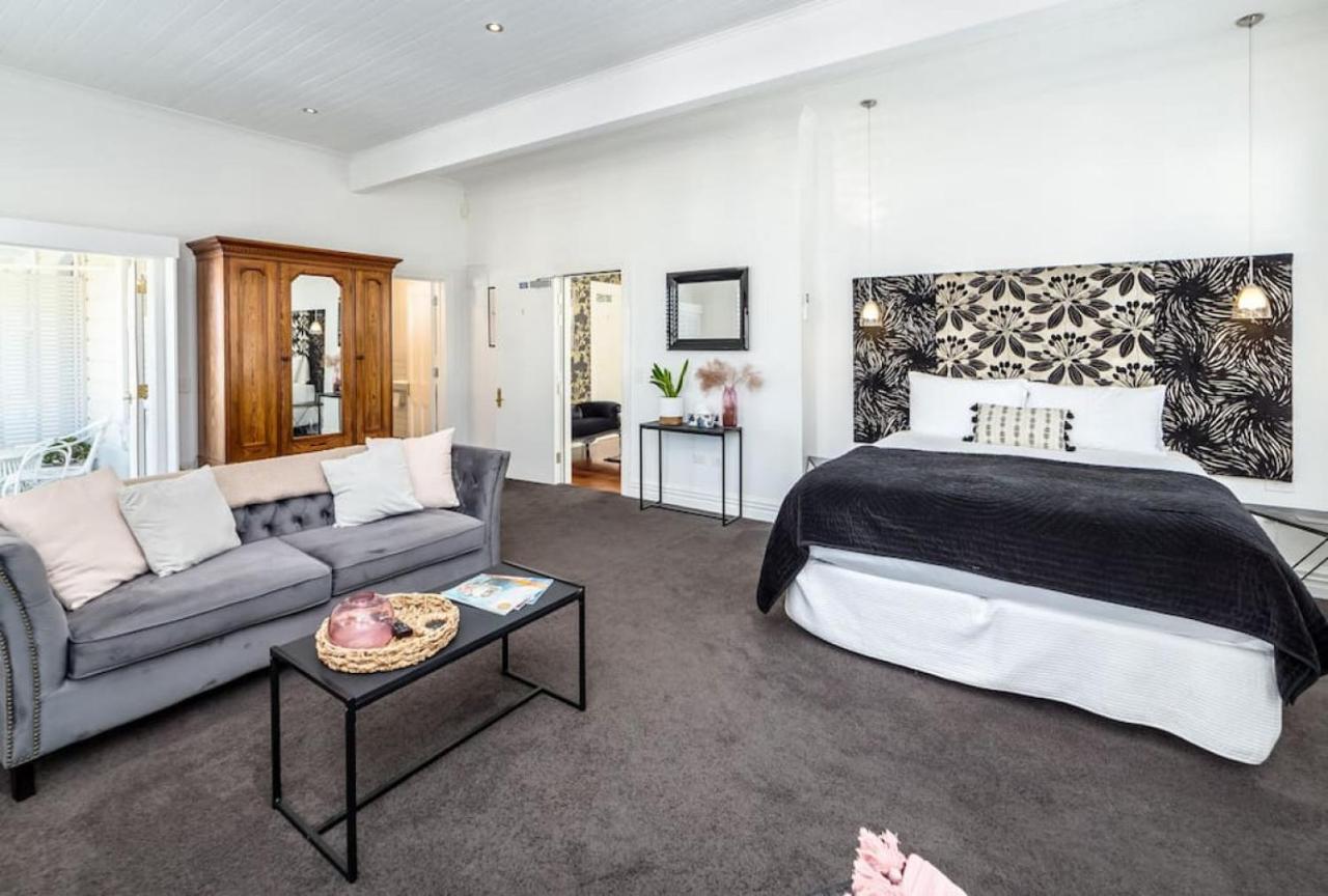 Altitude Studio Apartment Martinborough Bagian luar foto